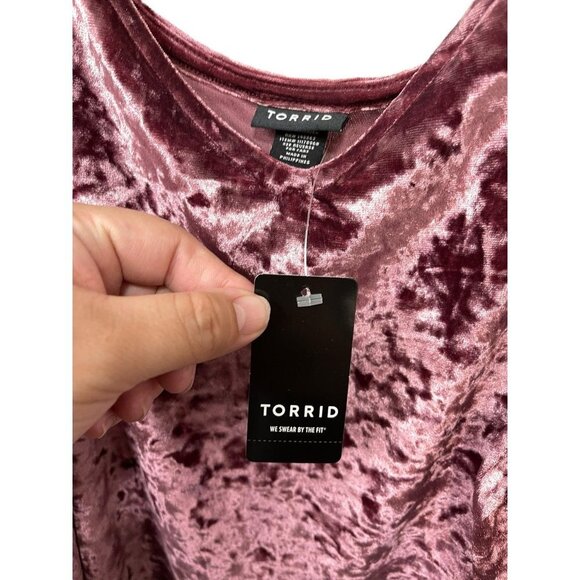 NWT Torrid Plum Velvet Cold Shoulder Blouse Pink Size 3 - Picture 2 of 4